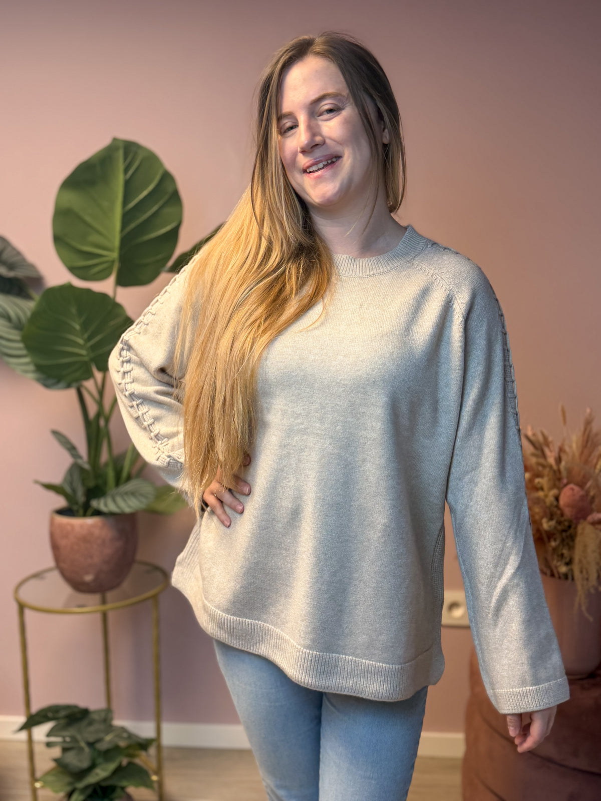 sweater - sandy knots