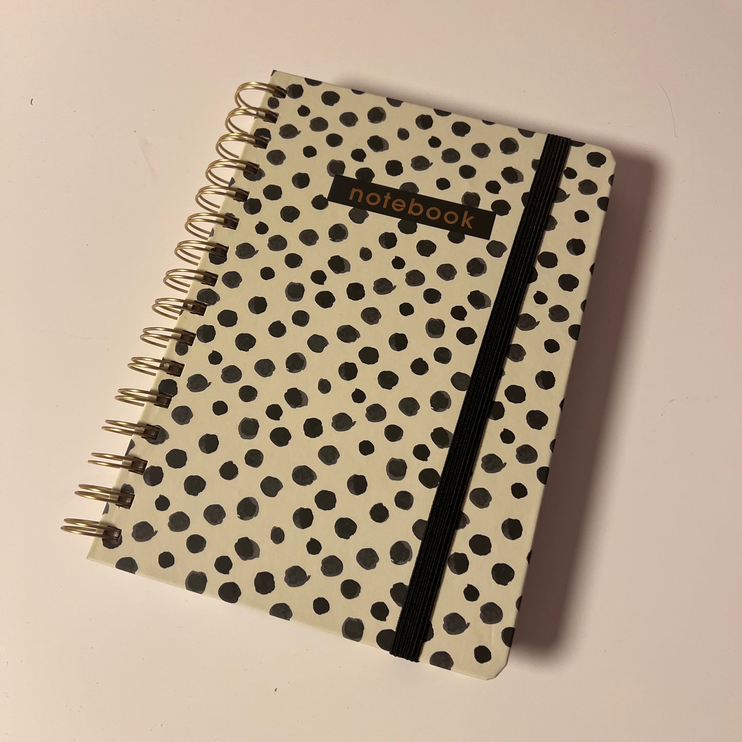 COSTUM NIGHT + NOTITIEBOEKJE MET BIJHORENDE PEN