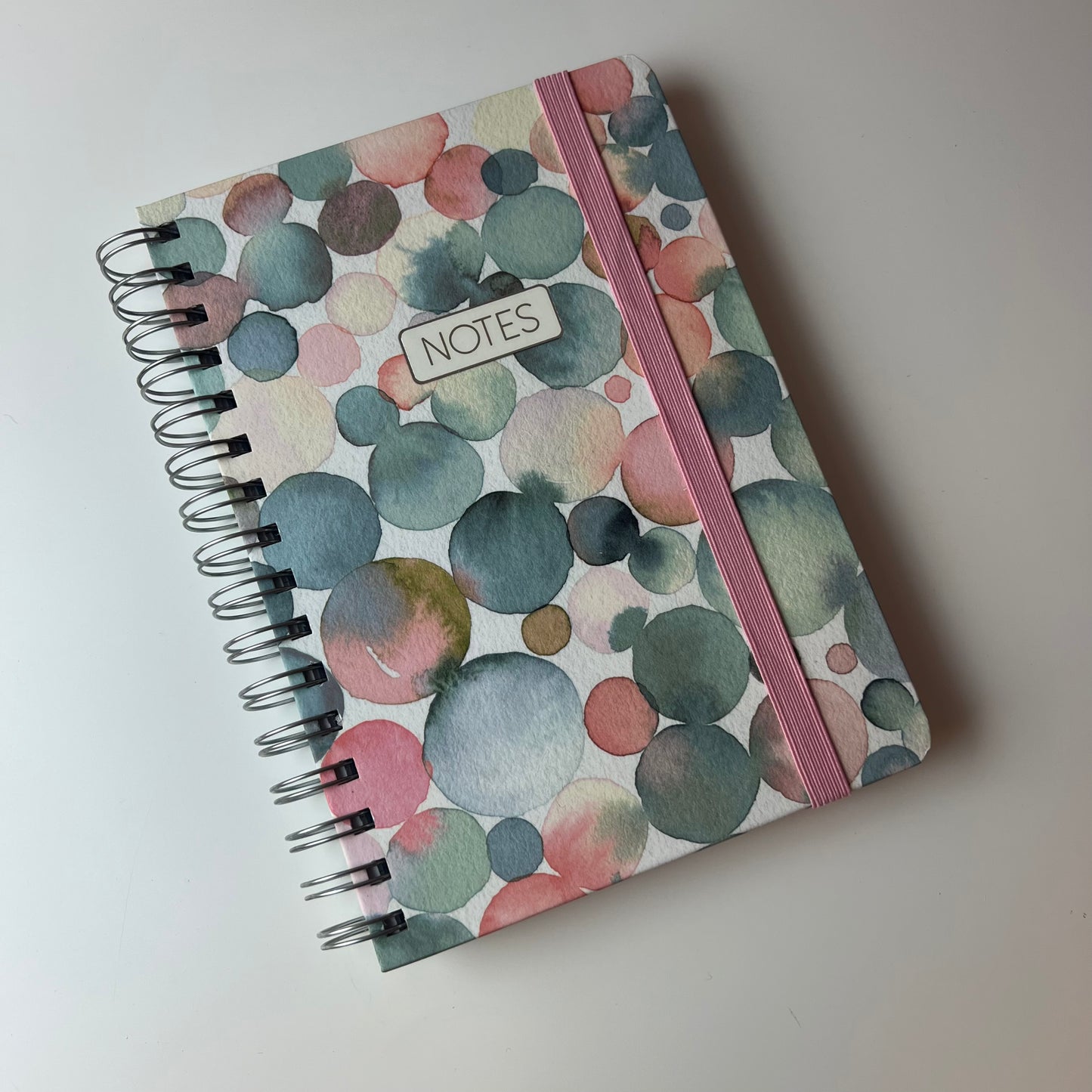 COSTUM NIGHT + NOTITIEBOEKJE MET BIJHORENDE PEN