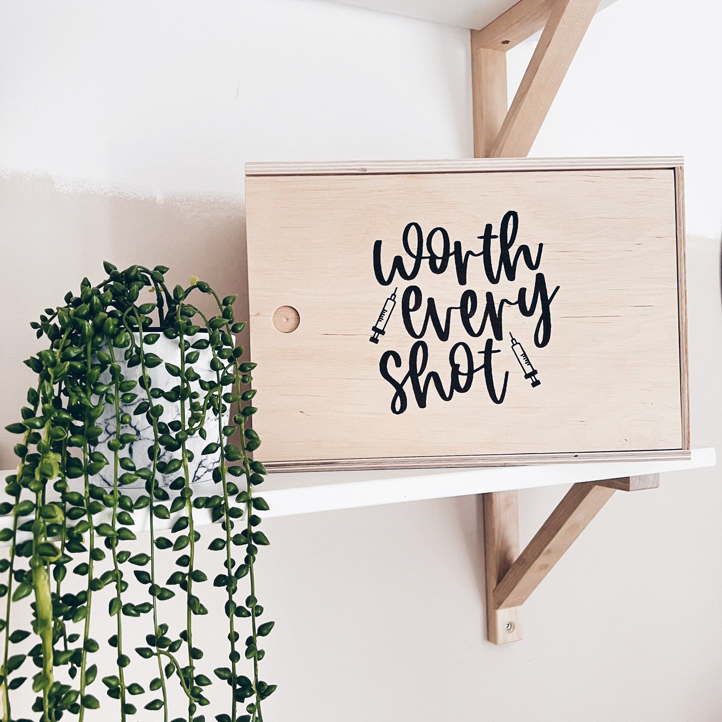 Worth every shot - opbergkist - to remember