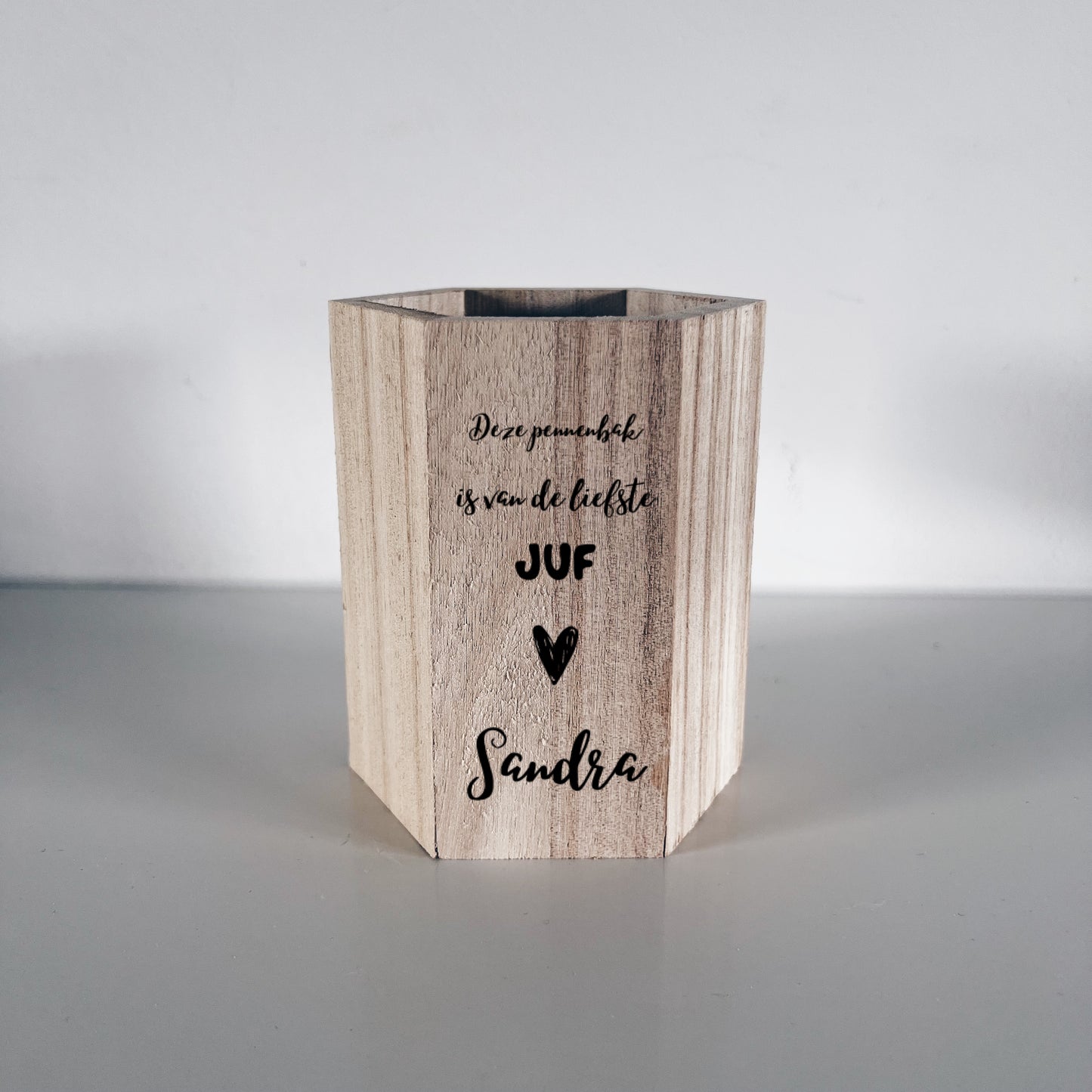 Pennenbakje - Juf - deze pennenbak is van..