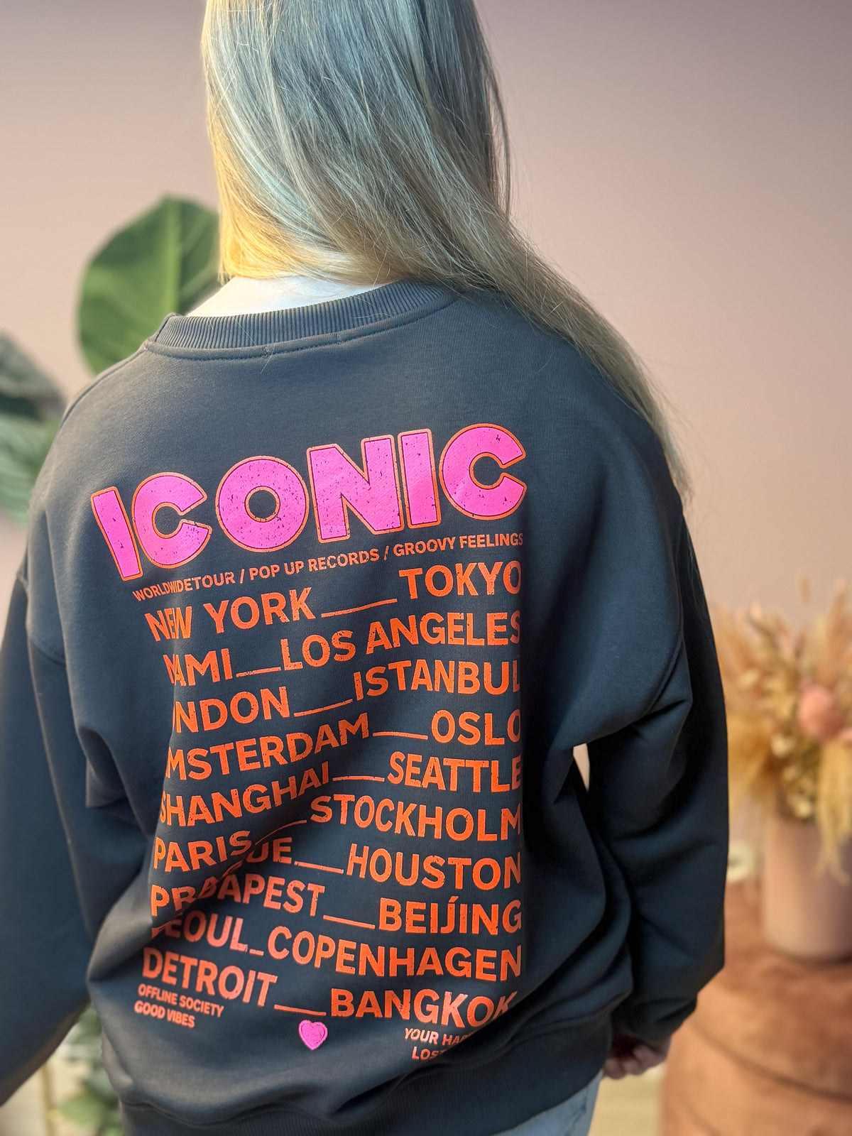 sweater  - Iconic