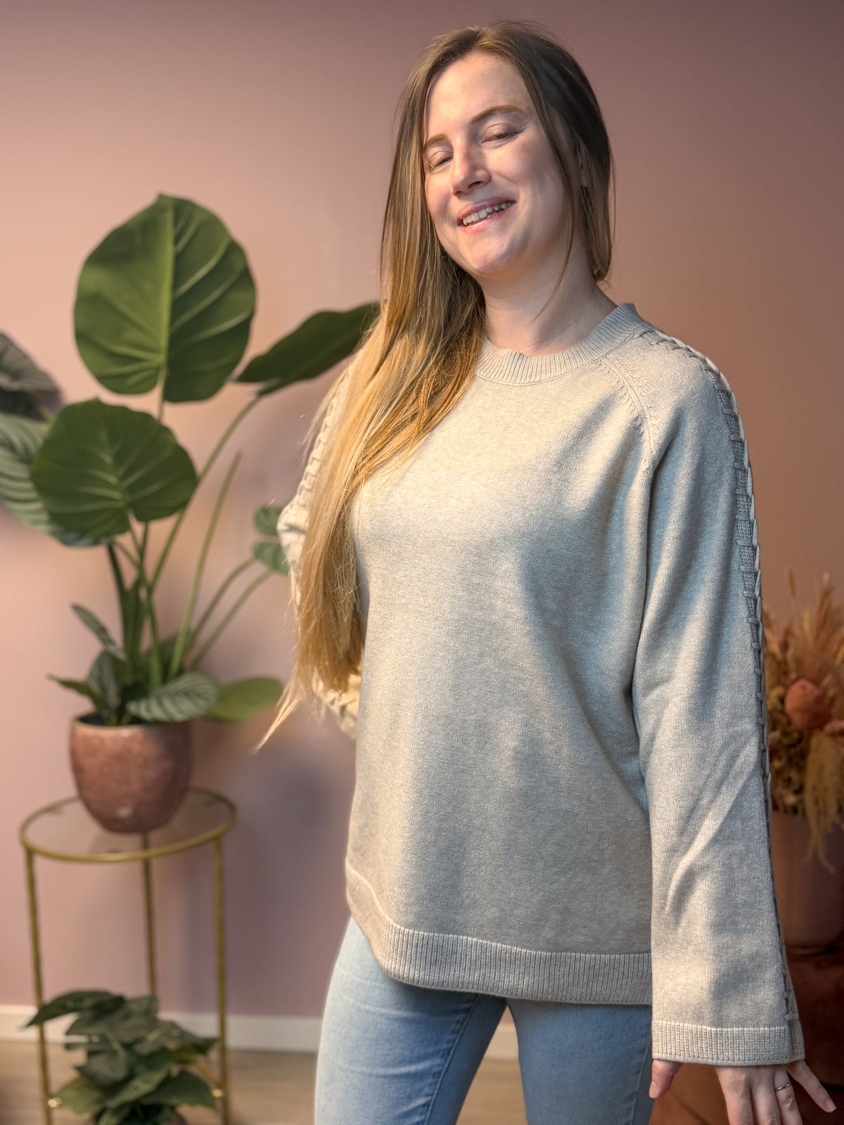 sweater - sandy knots