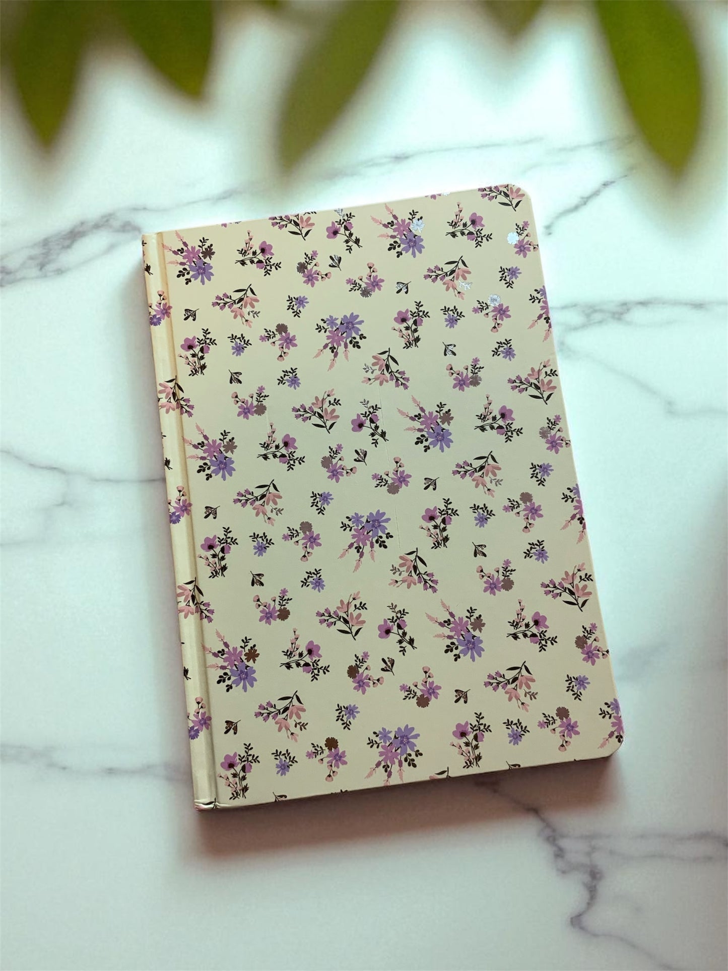 COSTUM NIGHT + NOTITIEBOEKJE MET BIJHORENDE PEN