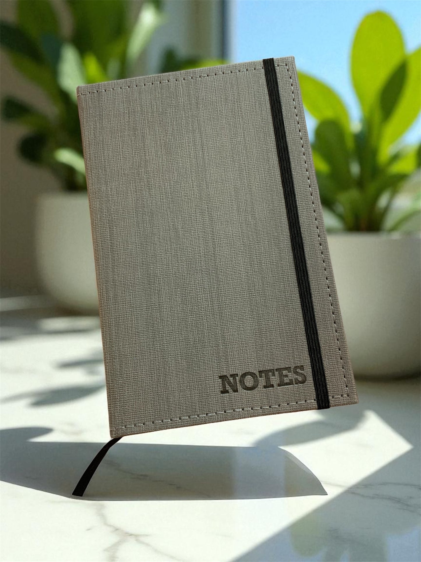 COSTUM NIGHT + NOTITIEBOEKJE MET BIJHORENDE PEN