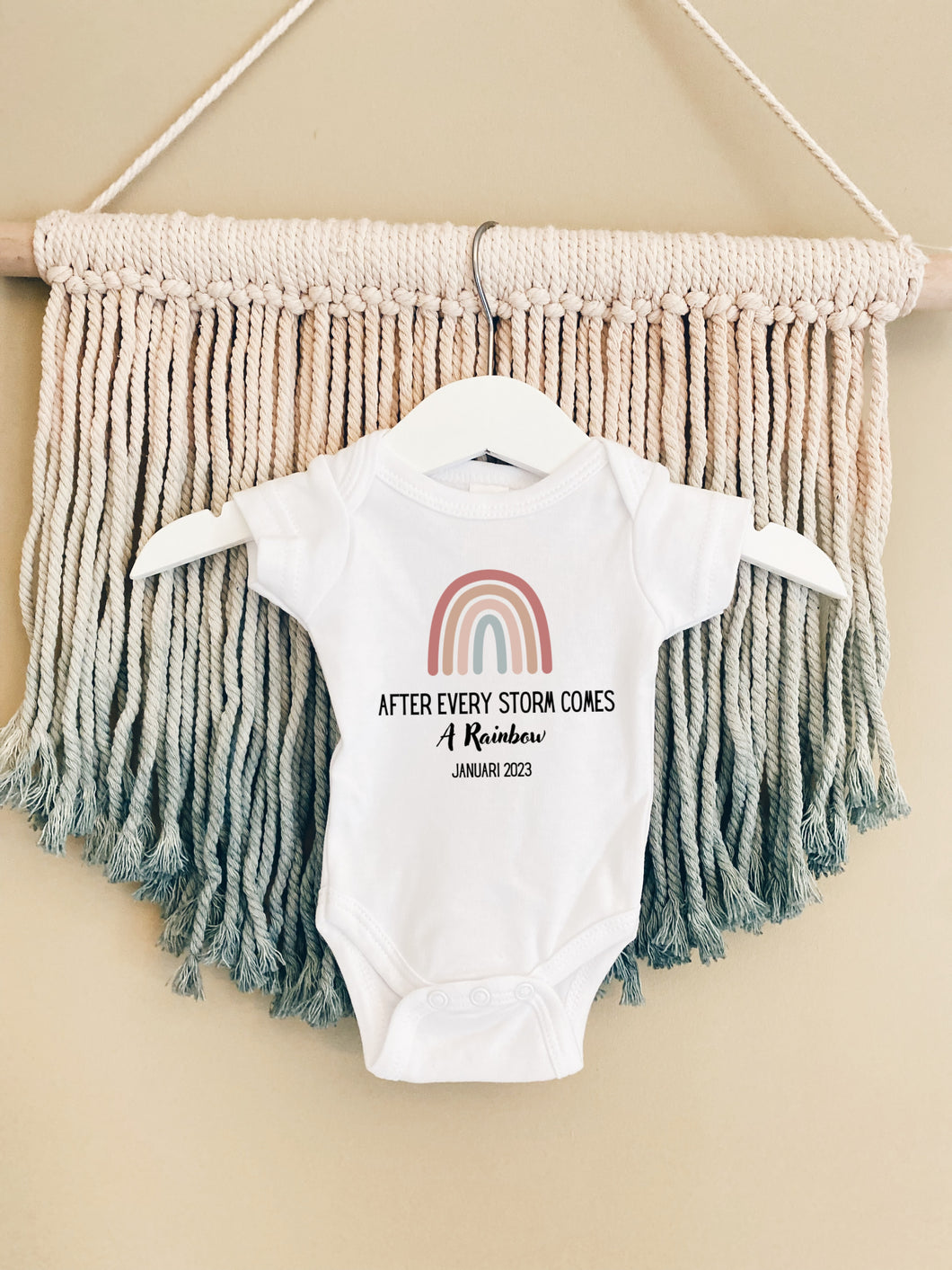 Rompertje - regenboog baby