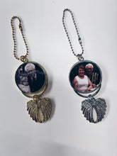 Afbeelding in Gallery-weergave laden, To remember - Autospiegel hanger met foto
