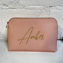 Afbeelding in Gallery-weergave laden, Luxy Pink and gold - Toilettas met naam

