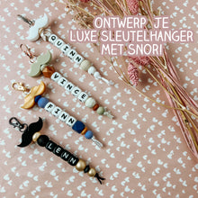 Afbeelding in Gallery-weergave laden, Luxe sleutelhanger met naam - snor
